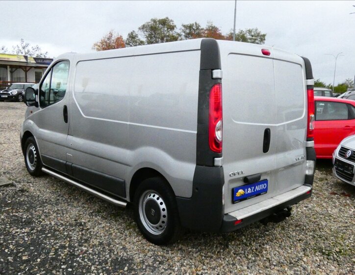 Opel Vivaro Skříň 2,0 l 66 kw