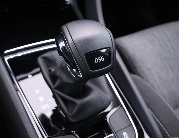 Škoda Karoq SUV / Terénní 1,5 l 110 kw