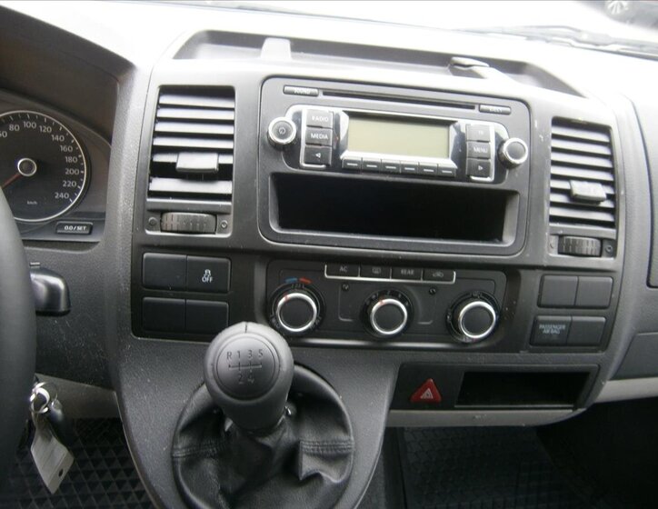 Volkswagen Caravelle 14