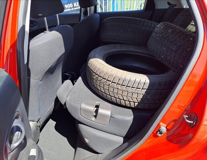 Nissan Juke SUV / Terénní 1,6 l 69 kw