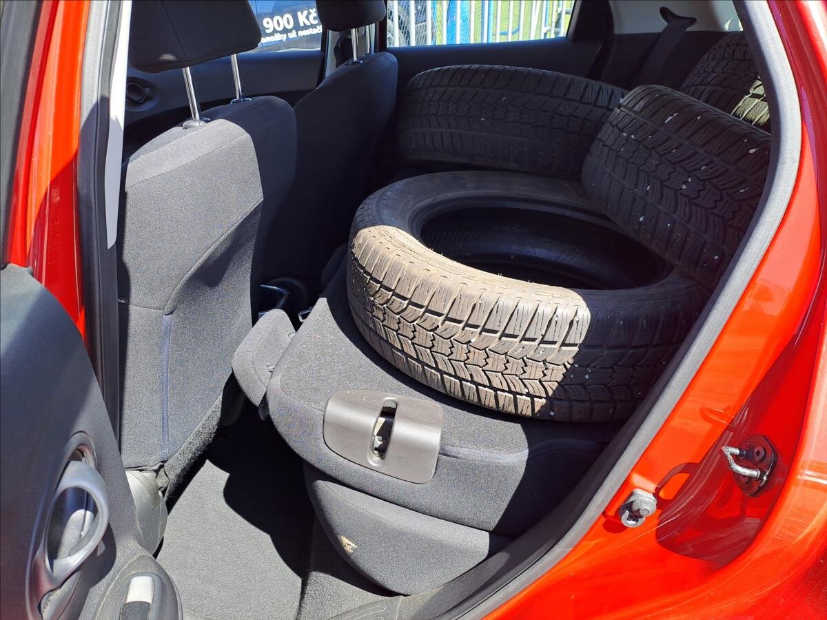 Nissan Juke SUV / Terénní 1,6 l 69 kw