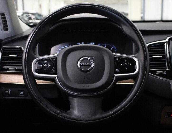 Volvo XC90 SUV 2,0 l 173 kw