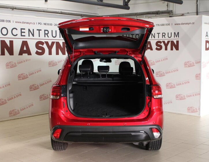 Mitsubishi Outlander 7