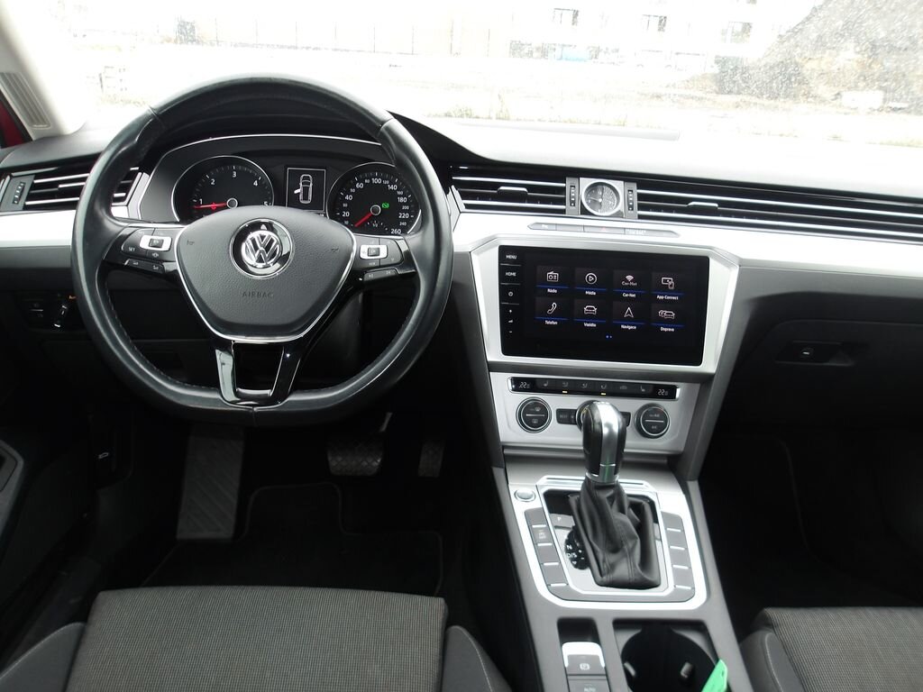 Volkswagen Passat Kombi 1,6 l 88 kw