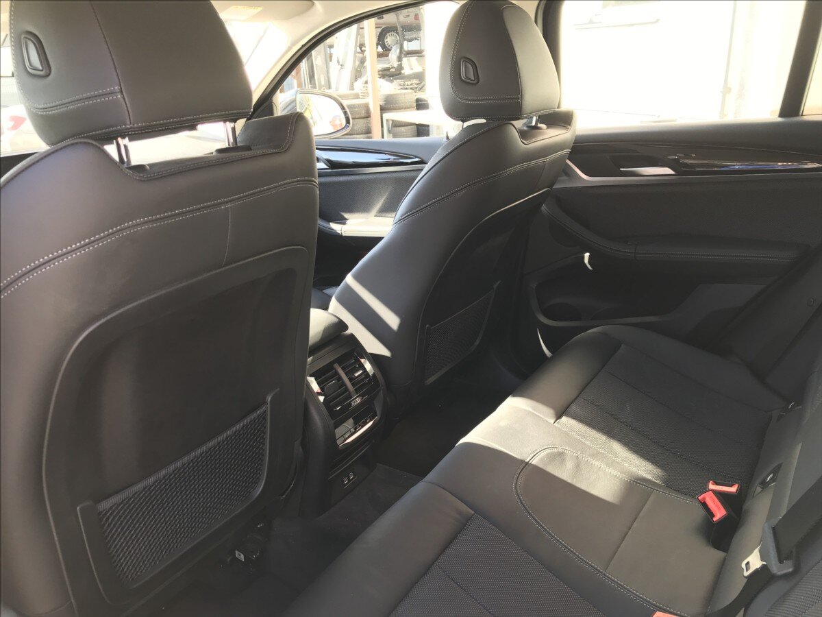 BMW X4 SUV / Terénní 2,0 l 140 kw