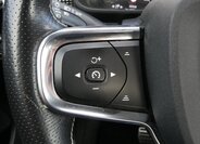 Volvo XC40 SUV / Terénní 2,0 l 145 kw