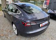 Tesla Model 3 4