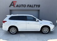 Mitsubishi Outlander 2