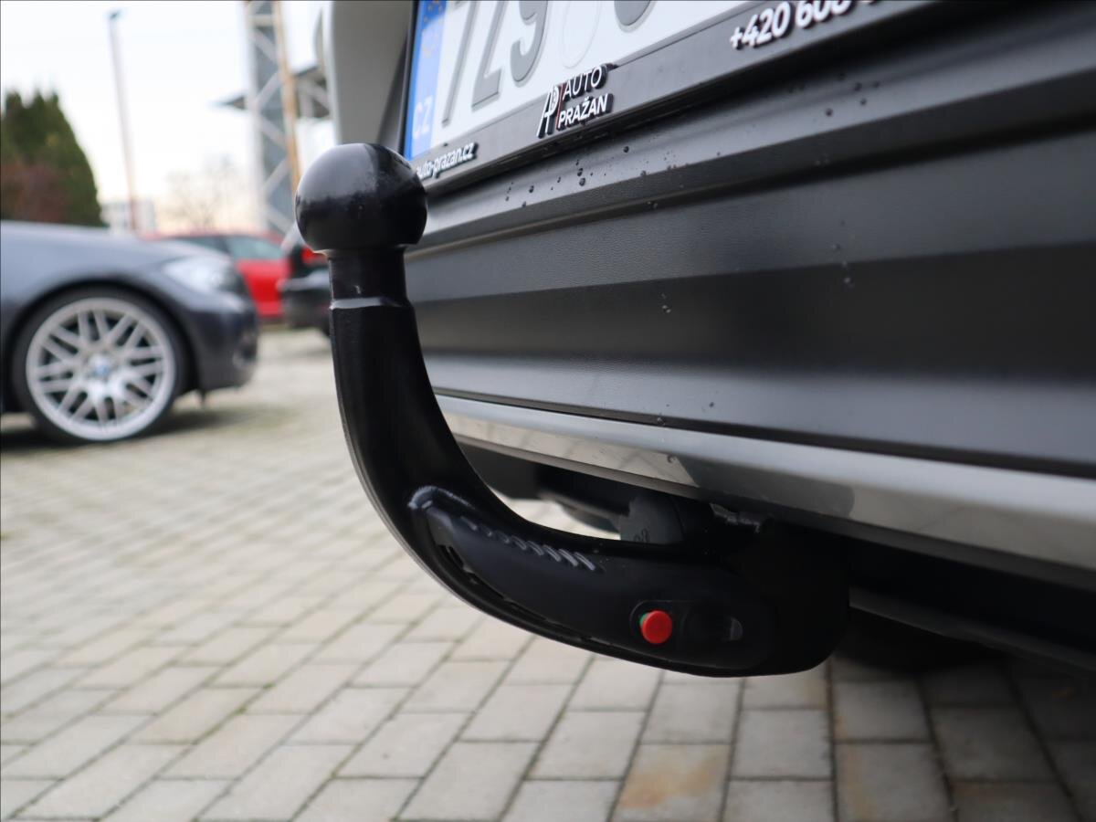 Volkswagen T-Roc CUV 1,5 l 110 kw