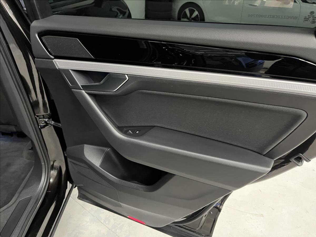 Volkswagen Touareg SUV / Terénní 3,0 l 170 kw