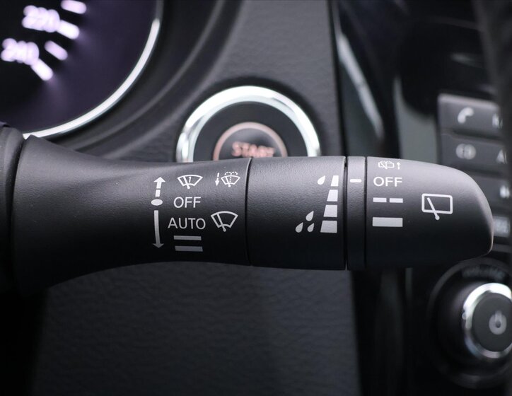 Nissan Qashqai SUV 1,2 l 85 kw