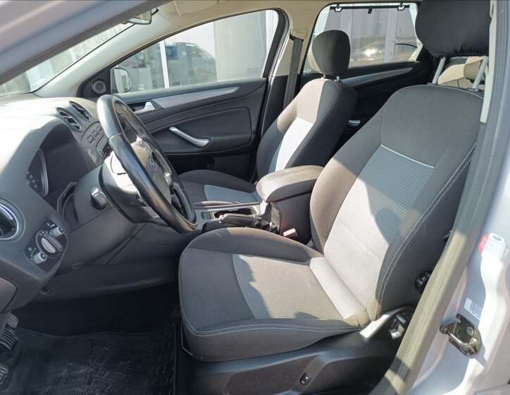 Ford Mondeo Kombi 1,6 l 88 kw