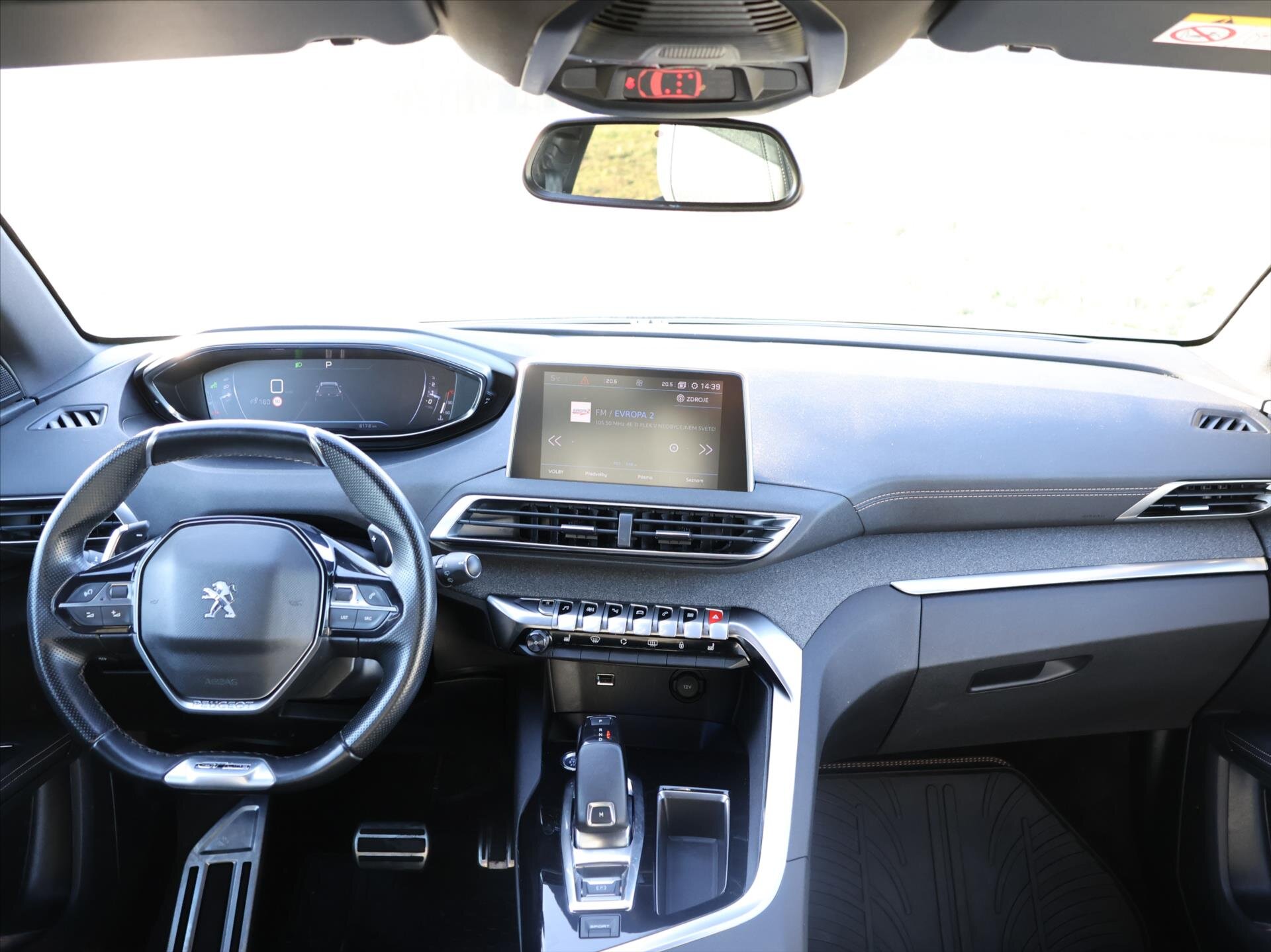 Peugeot 5008 SUV 1,6 l 133 kw