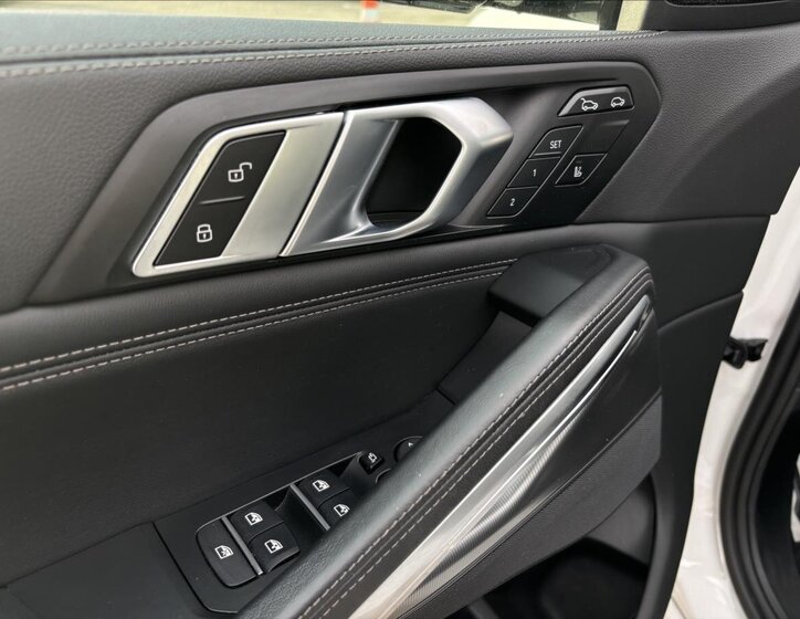 BMW X6 SUV 3,0 l 210 kw