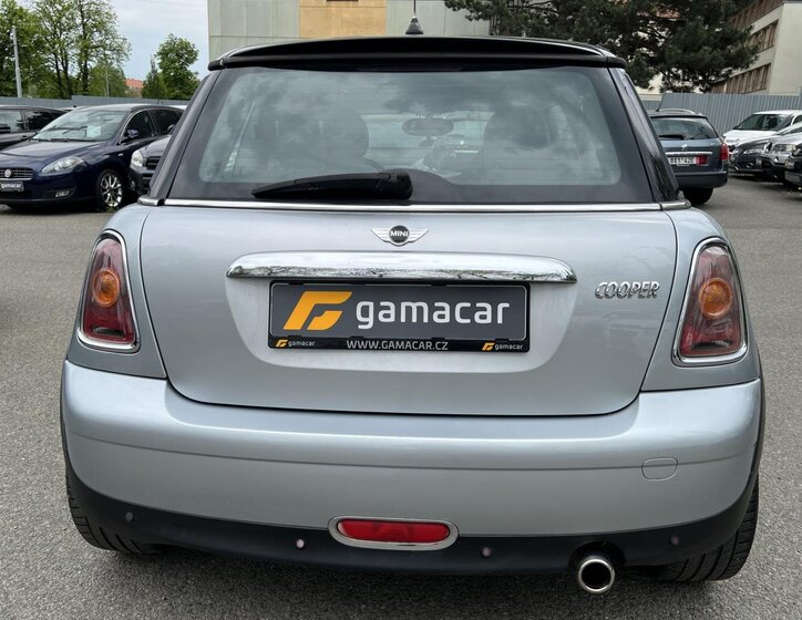 Mini Cooper Hatchback 1,6 l 88 kw