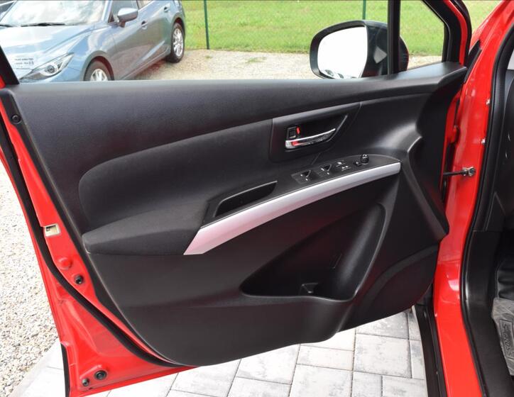 Suzuki SX4 S-Cross 23