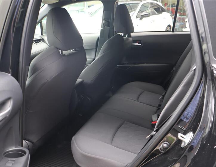 Toyota Corolla Cross 12