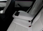 Tesla Model 3 Sedan / Limuzína 0,0 366 kw