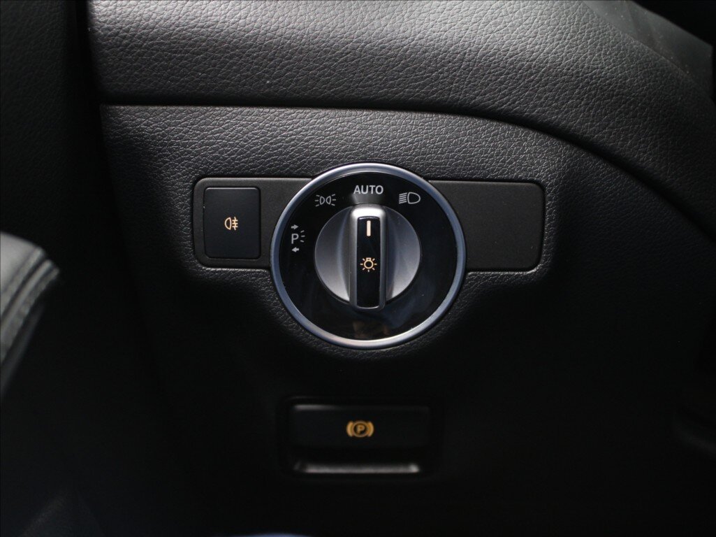 Mercedes-Benz GLA SUV / Terénní 2,0 l 155 kw