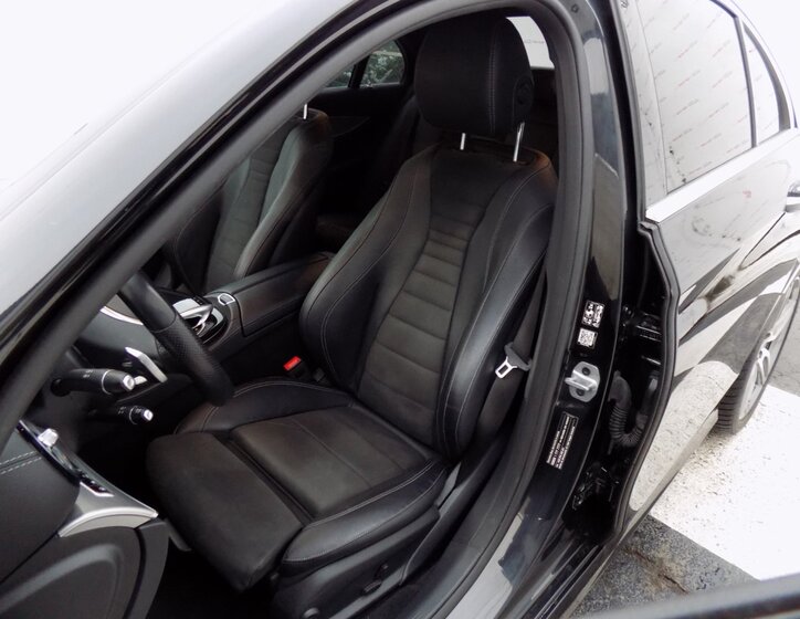 Mercedes-Benz Třídy E Sedan 3,0 l 190 kw