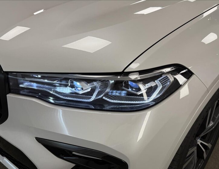 BMW X7 Kombi 3,0 l 250 kw