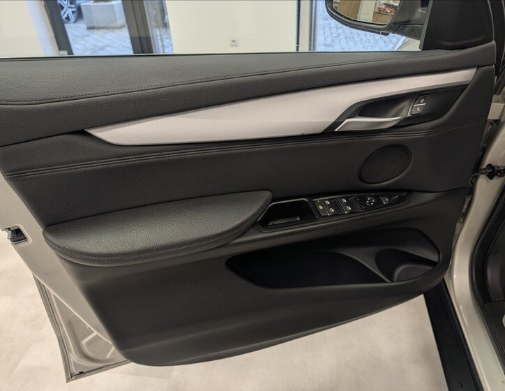 BMW X6 Sedan 3,0 l 190 kw