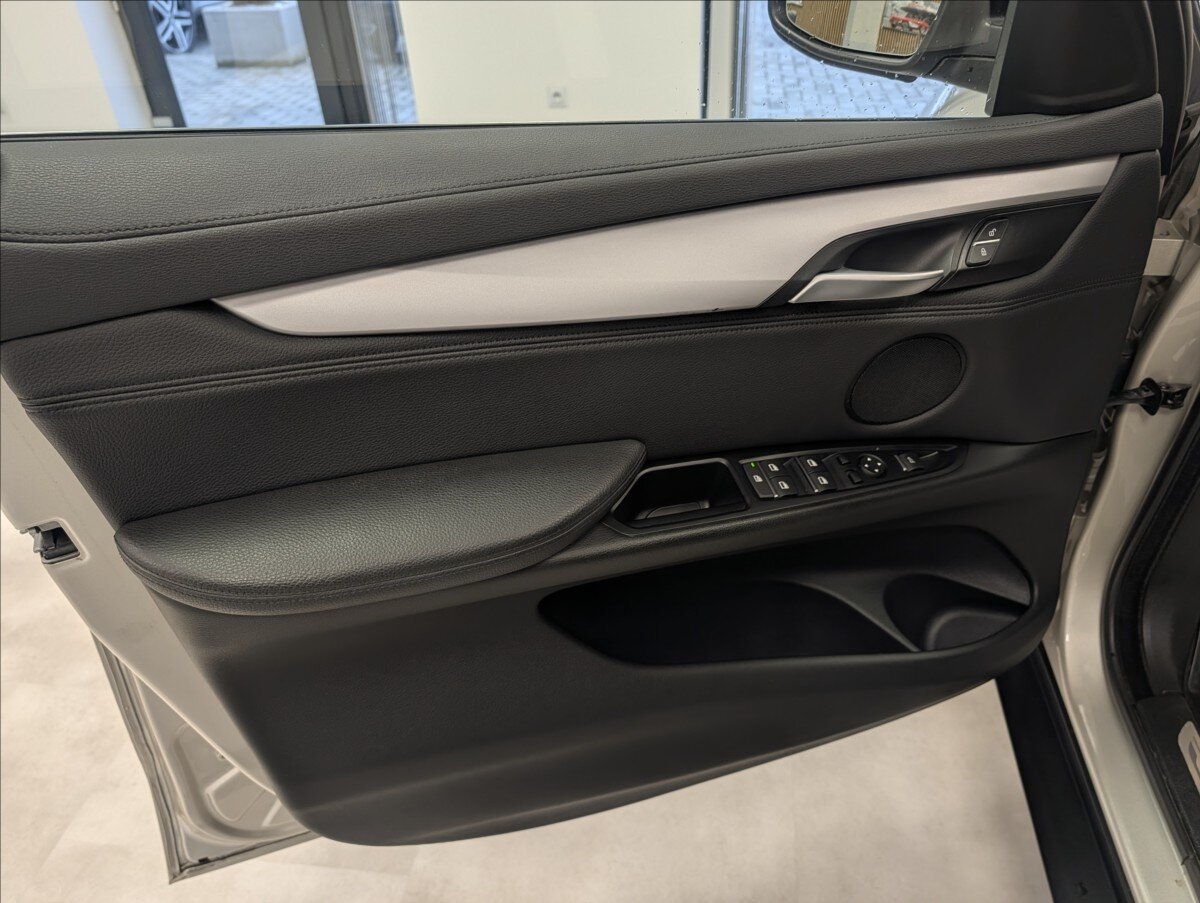 BMW X6 Sedan 3,0 l 190 kw