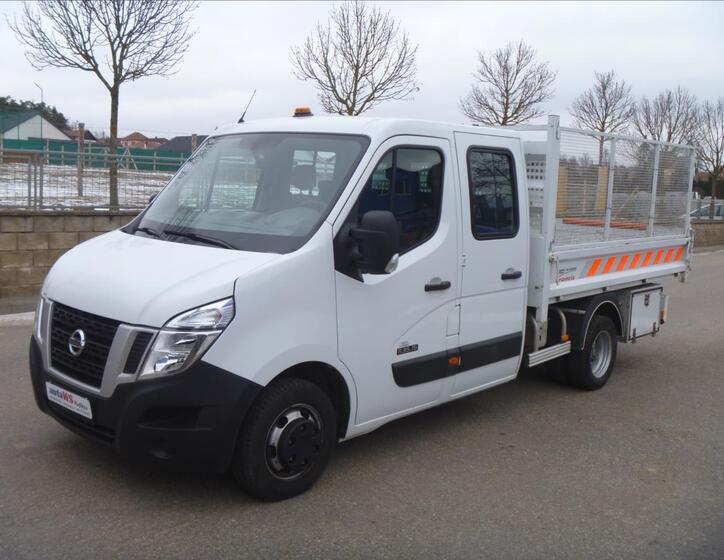Nissan NV400 1