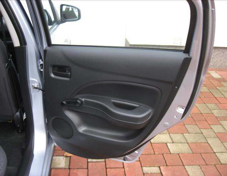 Mitsubishi Space Star 21