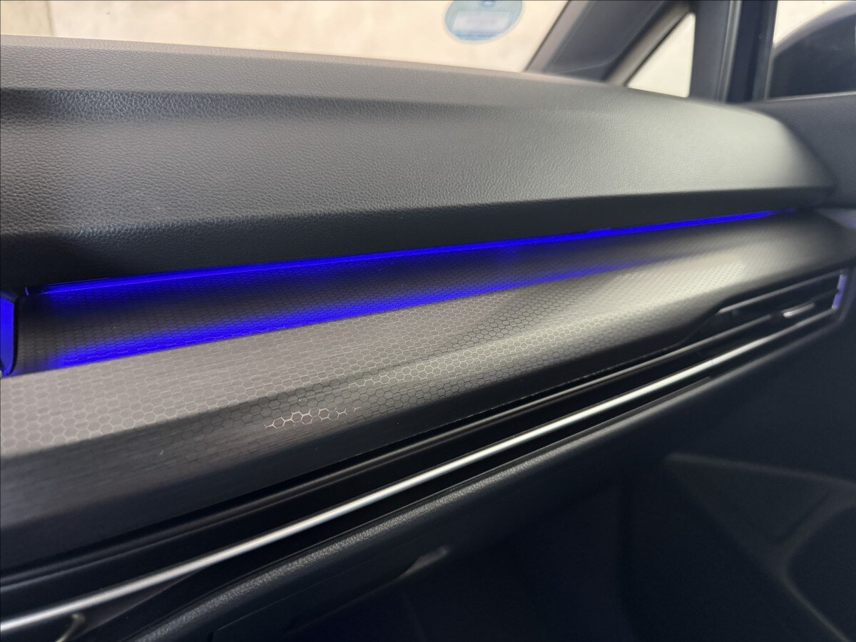 Volkswagen Golf Hatchback 1,4 l 180 kw