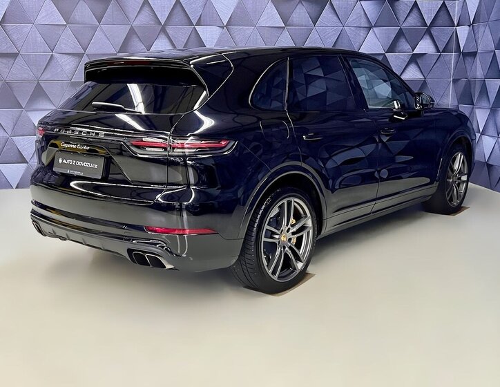 Porsche Cayenne SUV / Terénní 4,0 l 404 kw
