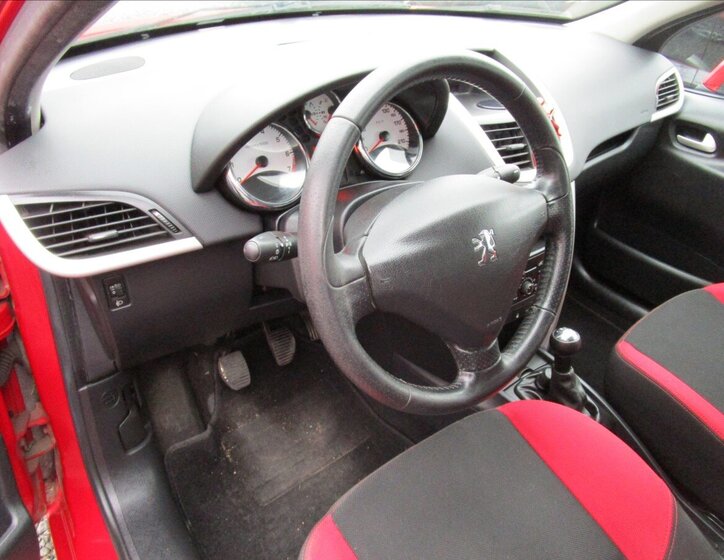 Peugeot 207 Kombi 1,4 l 54 kw