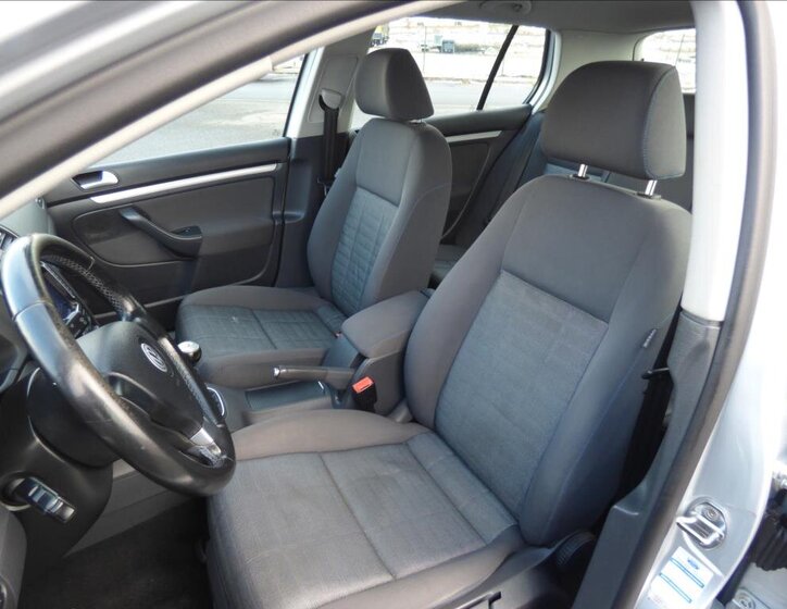 Volkswagen Golf Hatchback 1,6 l 75 kw