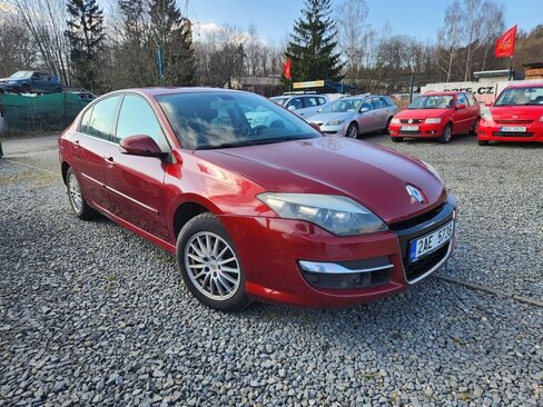 Renault Laguna Sedan / Limuzína 2,0 l 103 kw