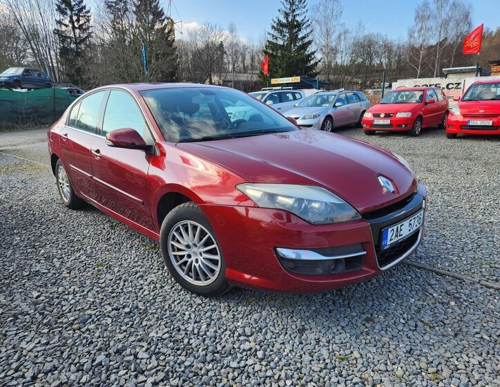 Renault Laguna Sedan / Limuzína 2,0 l 103 kw