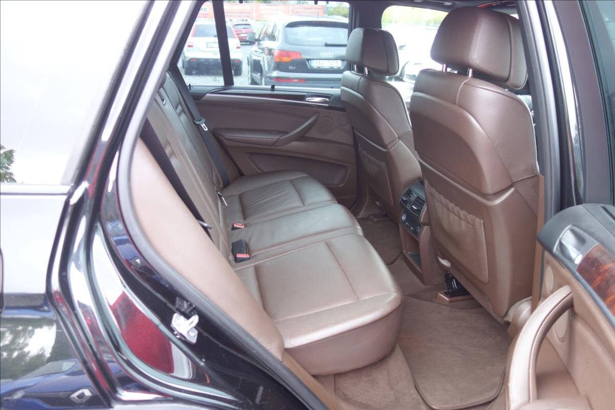 BMW X5 SUV 3,0 l 225 kw