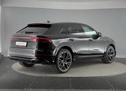 Audi Q8 SUV / Terénní 3,0 l 210 kw
