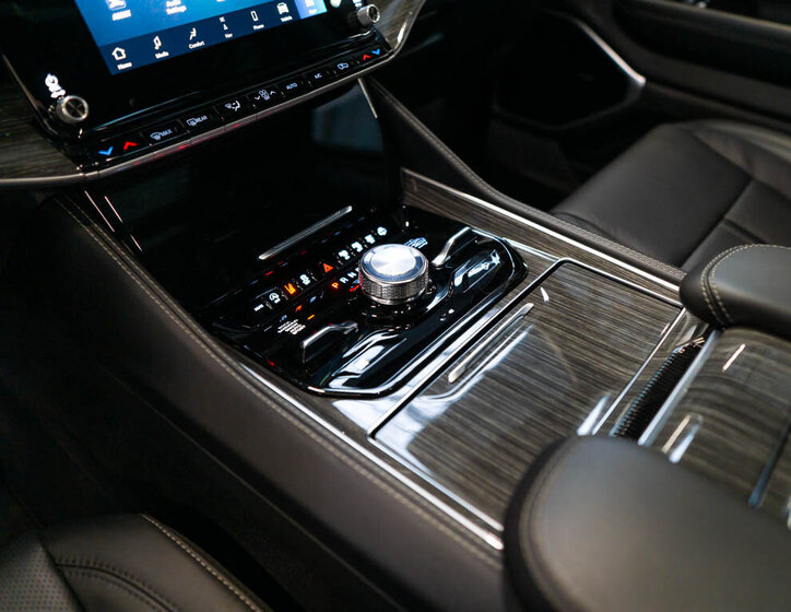 Jeep Wagoneer SUV 5,7 l 292 kw