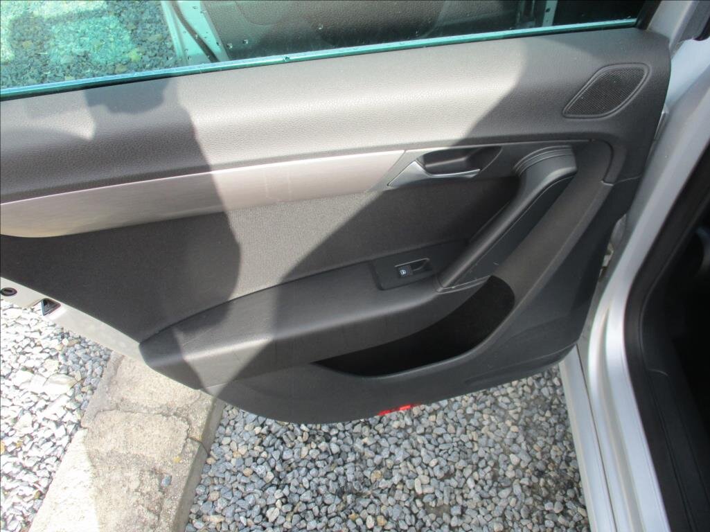 Volkswagen Passat Kombi 1,4 l 90 kw