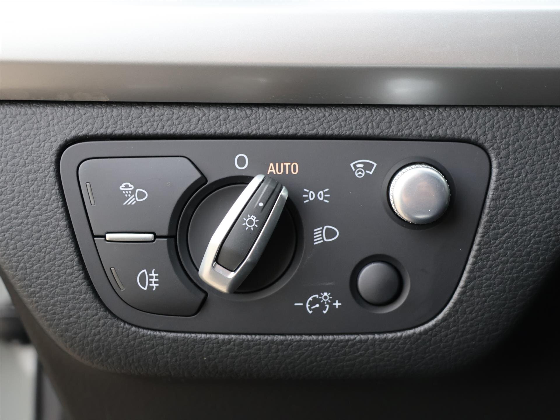 Audi Q5 SUV / Terénní 2,0 l 150 kw