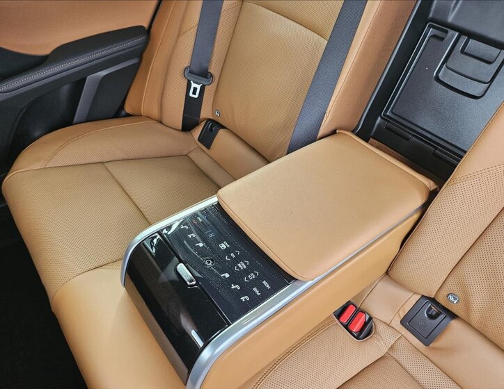 Toyota Camry Sedan / Limuzína 2,5 l 137 kw