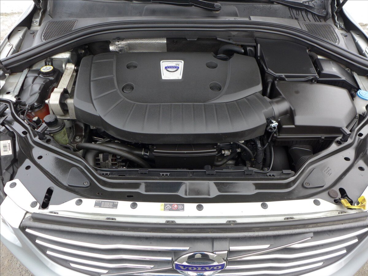 Volvo XC60 SUV 2,4 l 120 kw