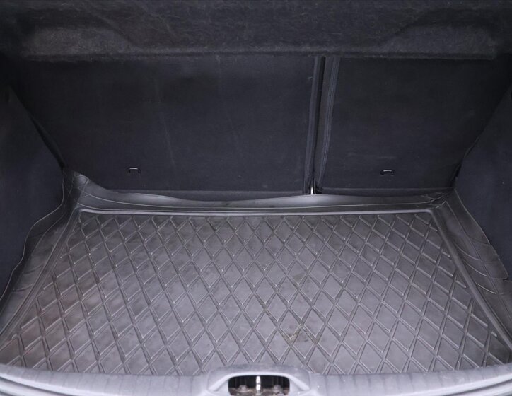 Peugeot 208 Hatchback 1,2 l 60 kw