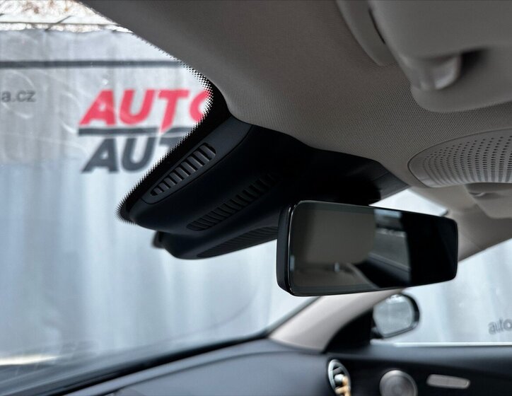 Mercedes-Benz Třídy E 40