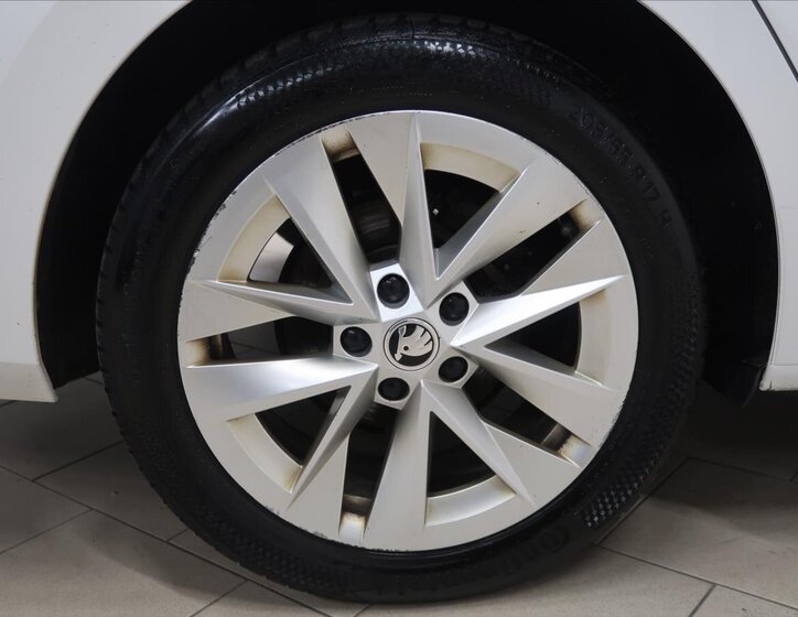 Škoda Octavia Sedan / Limuzína 1,5 l 110 kw