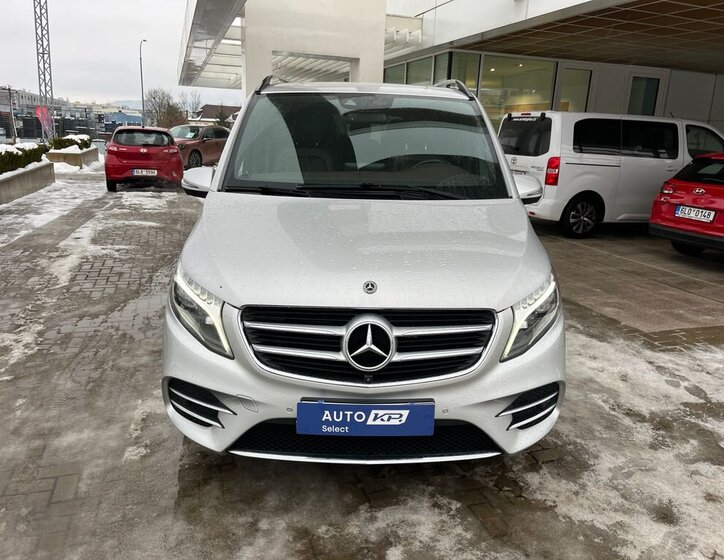 Mercedes-Benz Třídy V 9