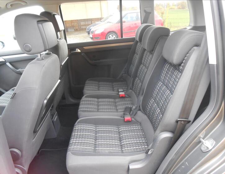 Volkswagen Touran 16