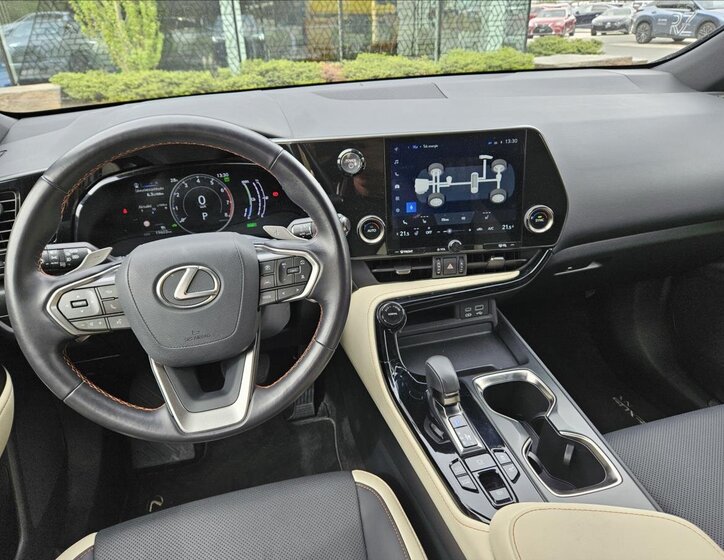Lexus NX 450h plus SUV / Terénní 2,5 l 227 kw