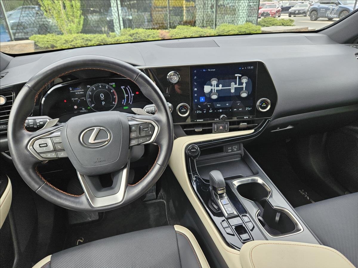 Lexus NX 450h plus SUV / Terénní 2,5 l 227 kw