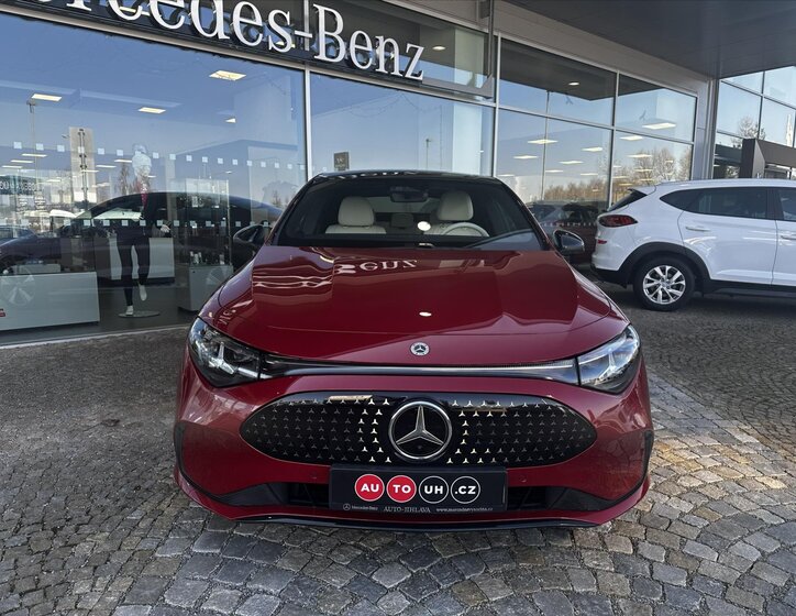 Mercedes-Benz CLA Sedan / Limuzína 0,0 200 kw